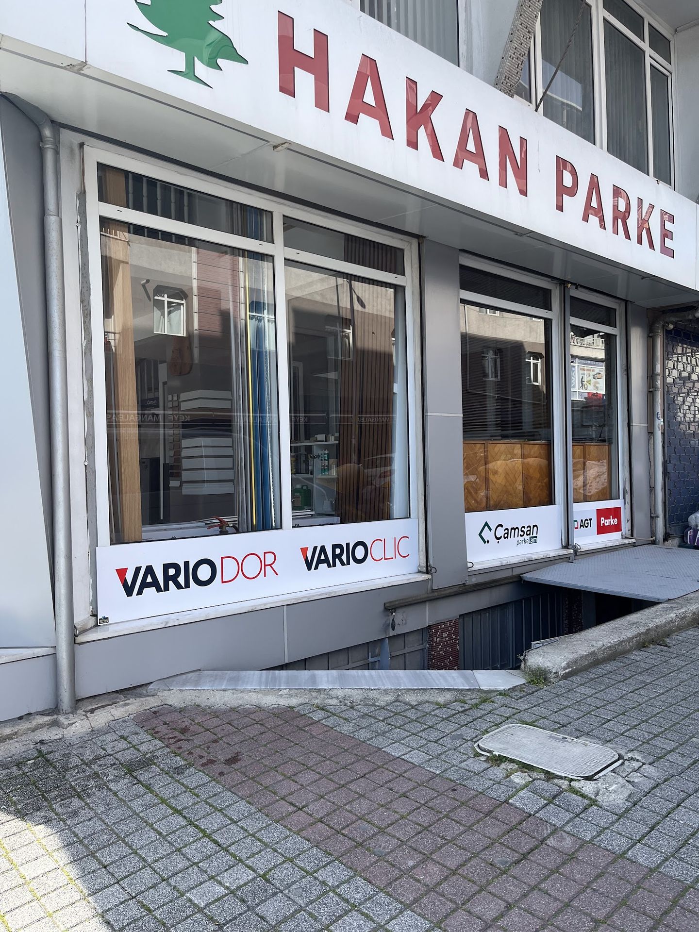 Hakan Parke mağaza ön cephesi