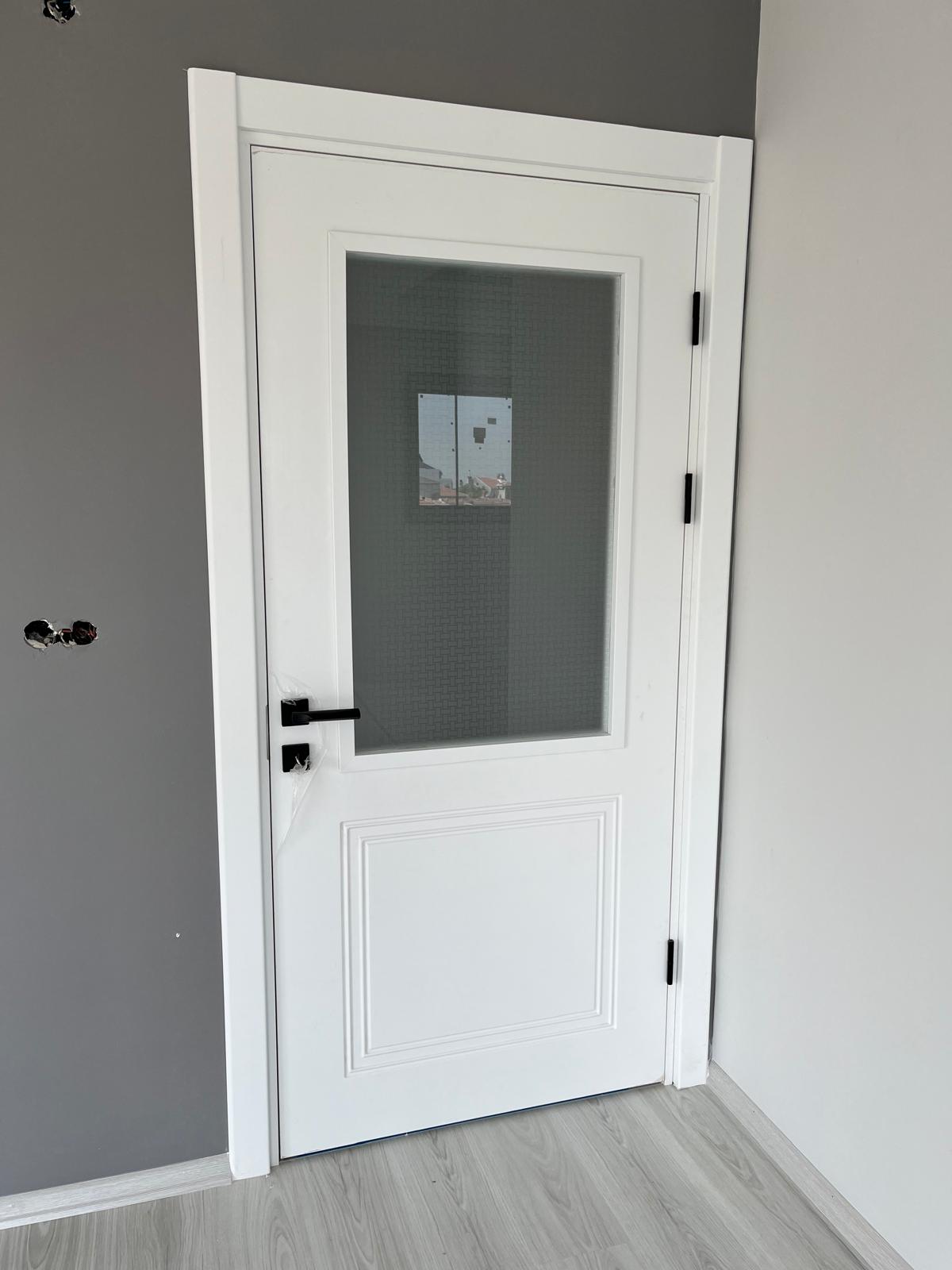Camlı iç kapı montajı